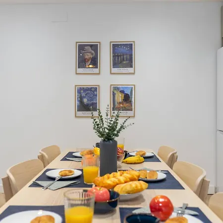 Gogh, Confort Y Diseño En El Centro De Apartamento