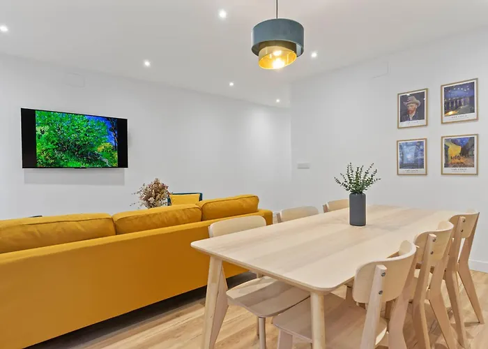 Gogh, Confort Y Diseno En El Centro De Хіхон