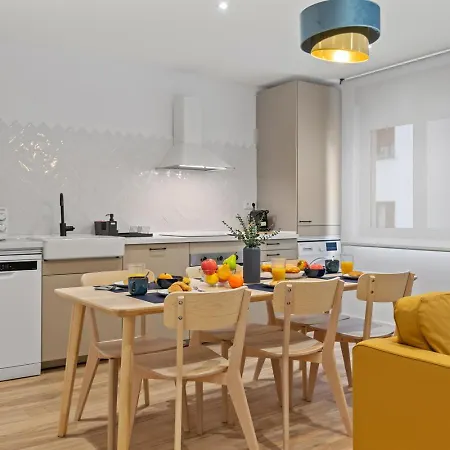 Gogh, Confort Y Diseno En El Centro De Apartament